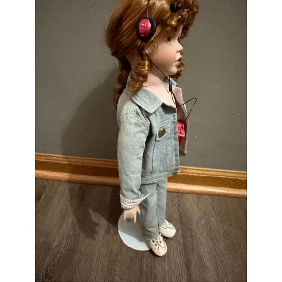 Vintage RCA Baby’s Dream Collection Porcelain Doll with Dog and Headphones 18” - Picture 6 of 13